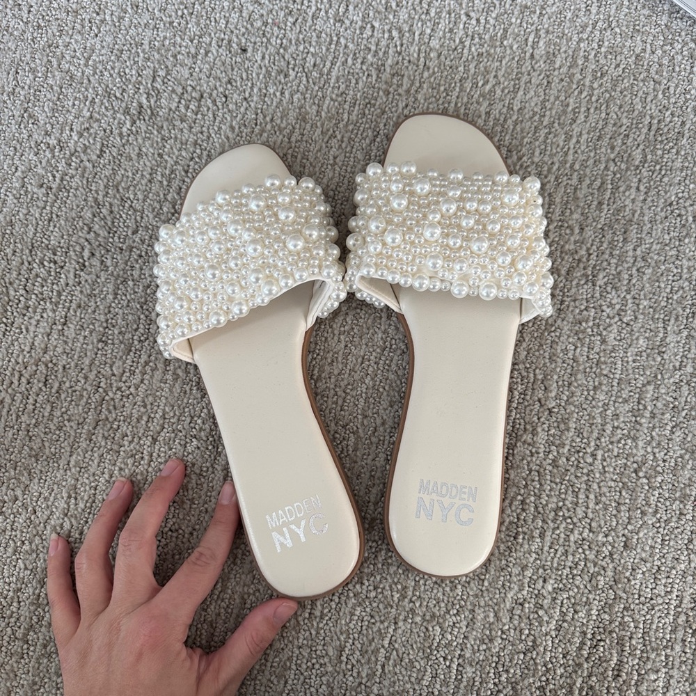 Women's Pearl Embellished Slide Sandals - Cream
